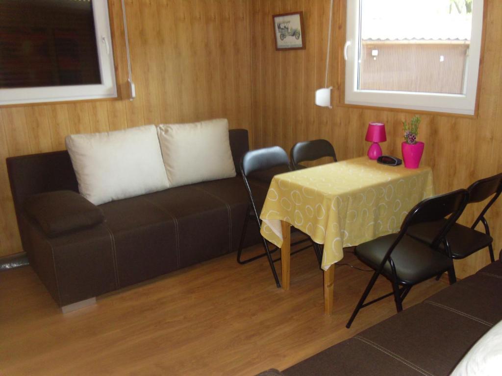 Domki Nad Jeziorem Karlowice Room photo