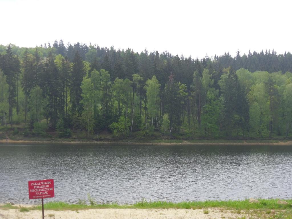 Domki Nad Jeziorem Karlowice Exterior photo